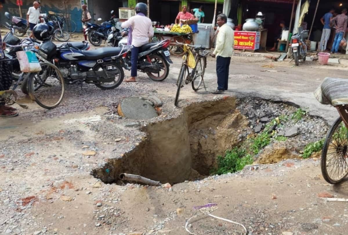 roads are destroyed in Lucknow because of rain.