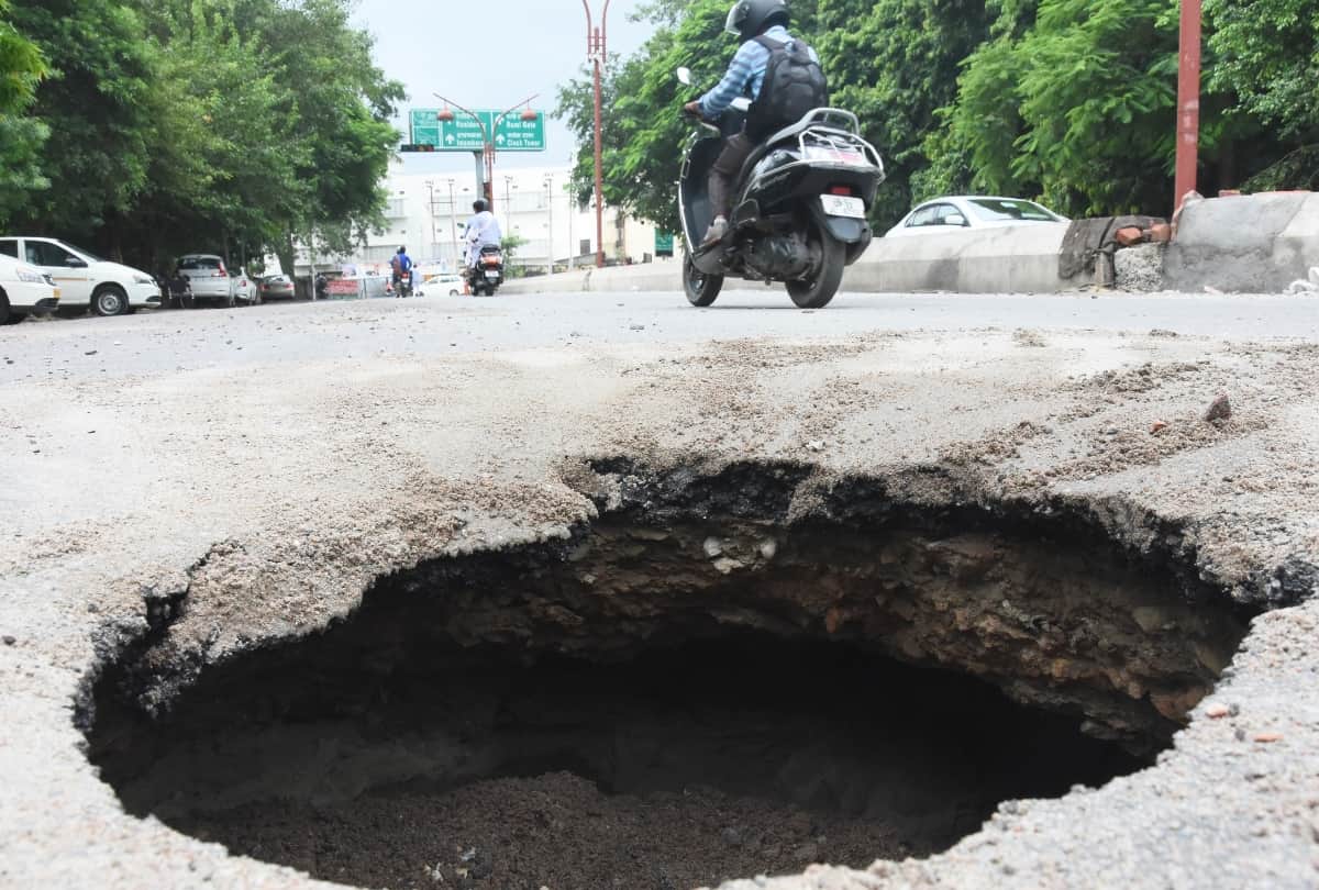 roads are destroyed in Lucknow because of rain.