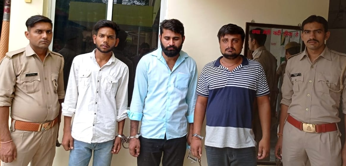 Stone pelting on TMU bus, three friends arrested for assaulting students