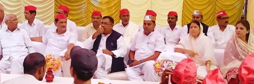 BJP's Trump Namaste spread Corona in the country: Mahan Dal