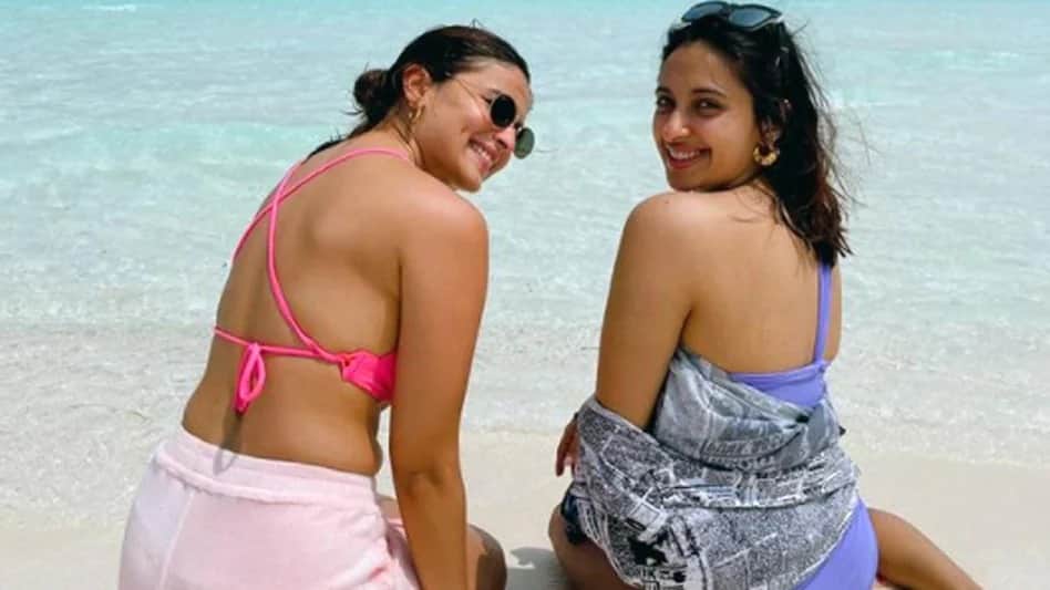 Alia Bhatt shares throwback picture to wish bestie Akansha kapoor