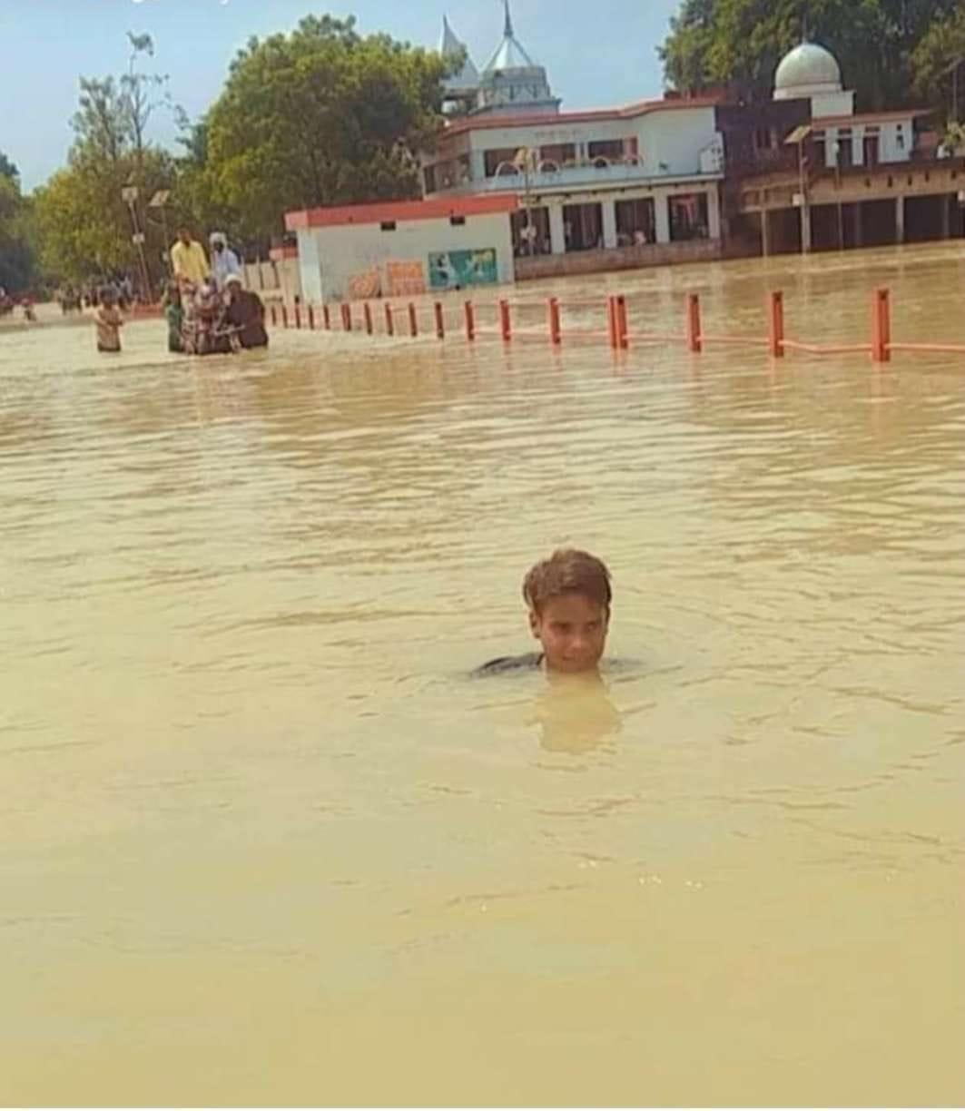 After six years, the bridge built on the Tamsa river in Durvasa Dham submerged