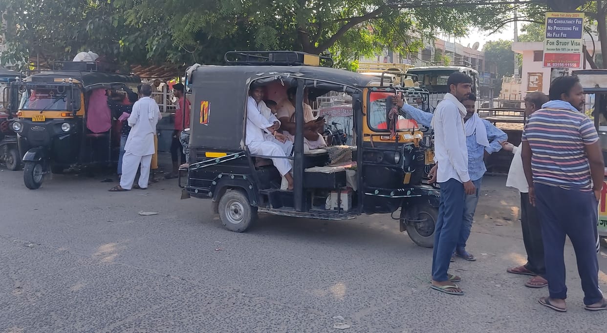 Auto drivers going to drop passengers even 15 to 20 km away