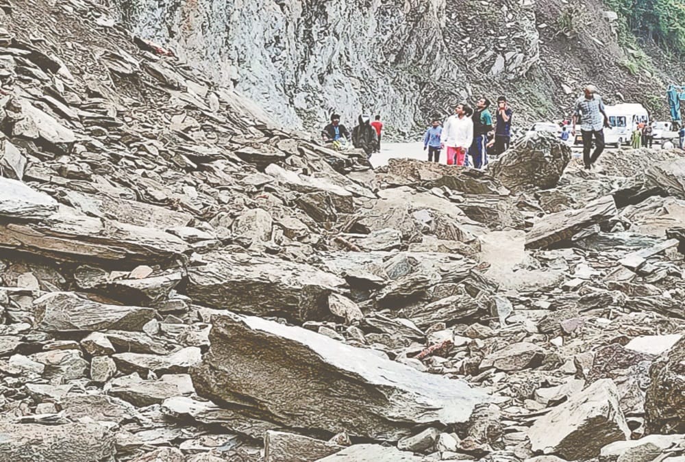 Uttarakhand Weather: 176 roads including 15 state highways closed due to debris and landslides