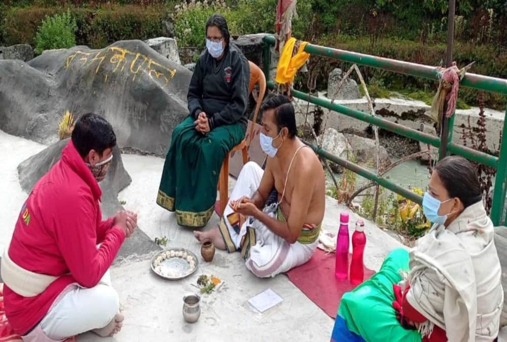 char dham yatra 2021: 42 thousand e-passes issued in two days and Heli Service Starts For Badrinath dham