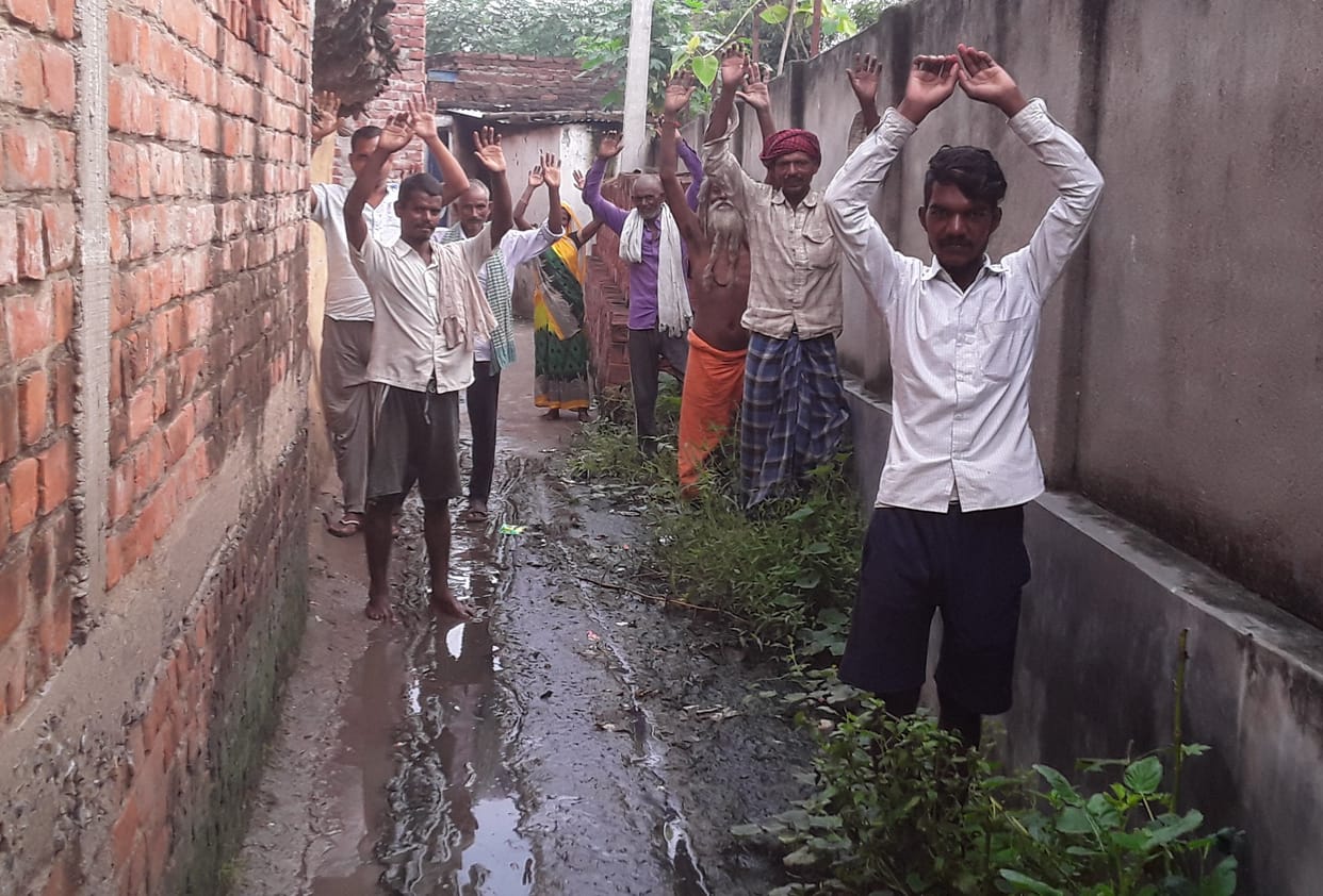 Demonstration of villagers demanding cleanliness in Kormi village