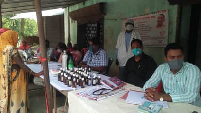 दुर्गागंज प्राथमिक स्वास्थ्य केन्द्र में लगा मुख्यमंत्री जन आरोग्य मेला। संवाद