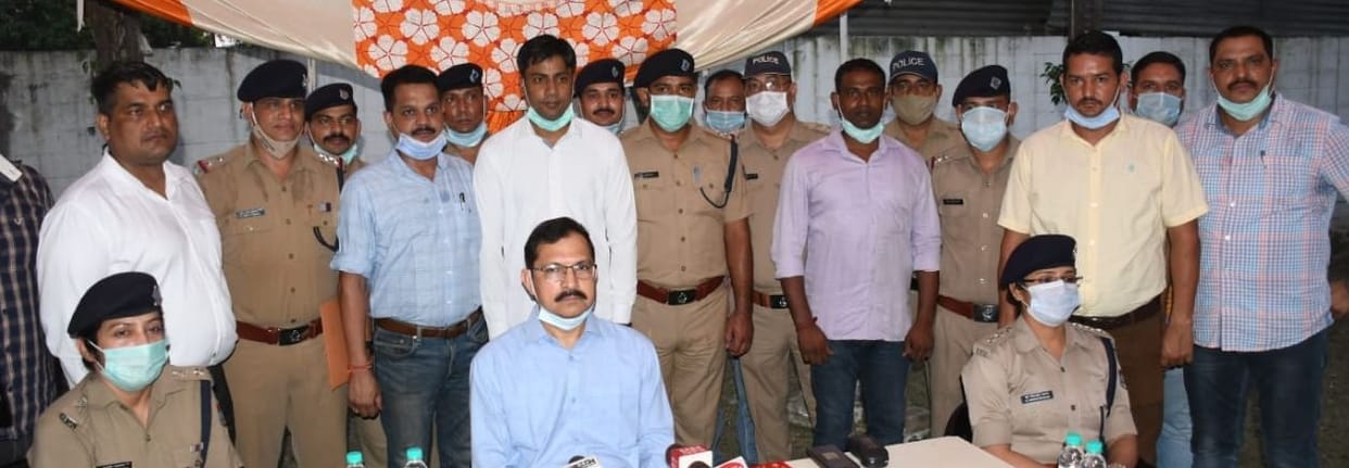 Four accused of robbery of two lakhs caught