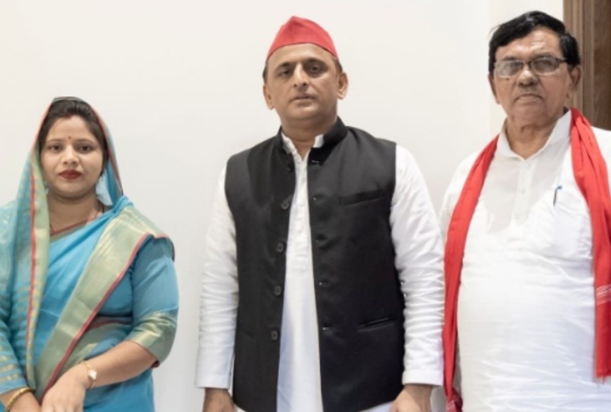 Preparation for UP elections: Apna Dal MP's daughter joined SP with supporters, strategy to cultivate coal vote bank in Vindhya region