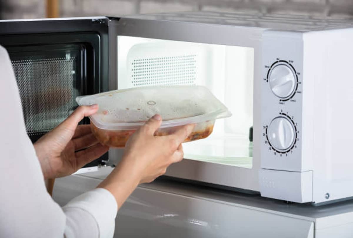 things to be careful of while heating food in microwave