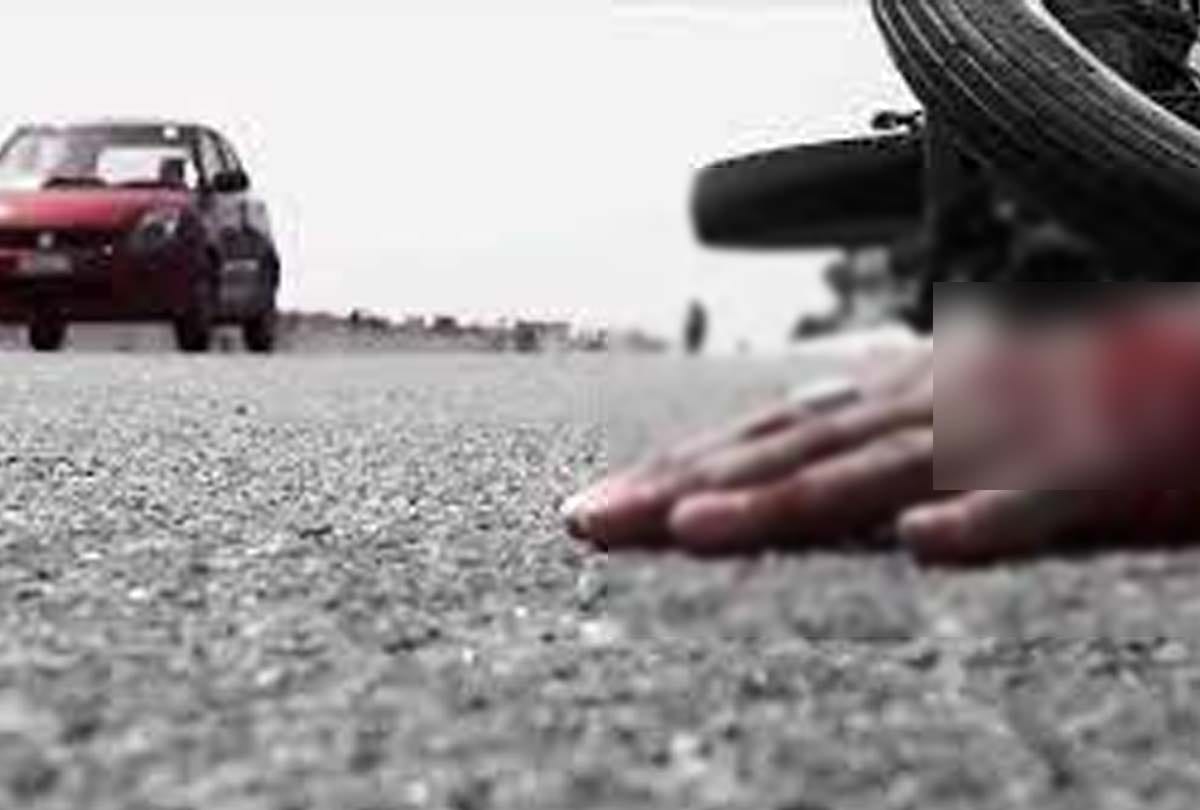 UP: horrific road accident in Hardoi, bike crashed into a parked truck, two friends died