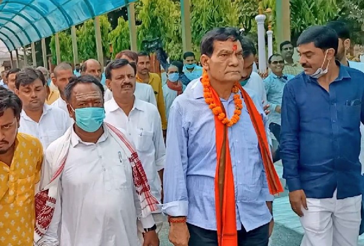 BJP State Vice President AK Sharma attacked on opposition in Gorakhpur