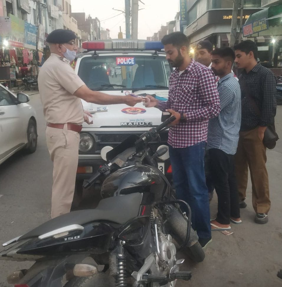 It was costly to burst firecrackers with bullets, challan of 11 thousand rupees