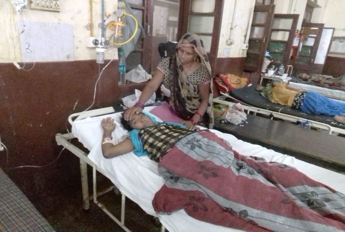 private hospital doctors removing the uterus of woman after the death of the newborn in agra