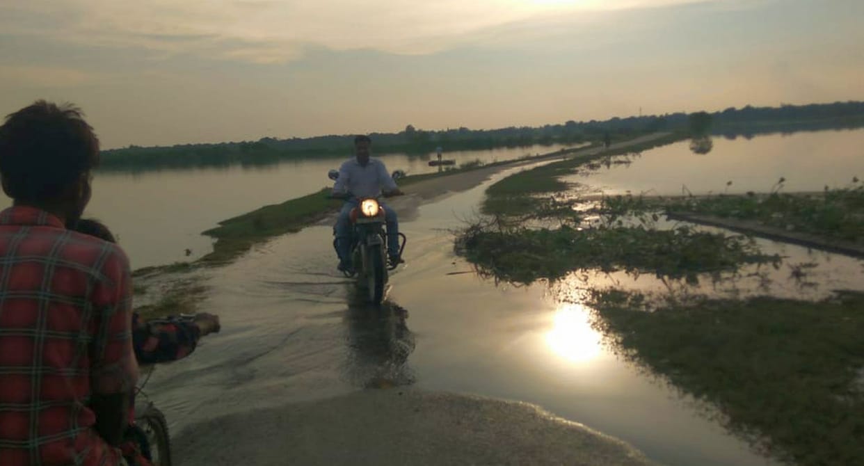 Water level of Gomti river rising continuously