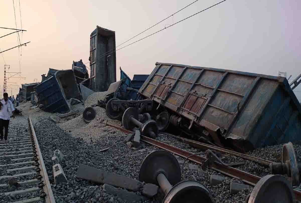 One died and two seriously injured after goods train crashes on freight corridor