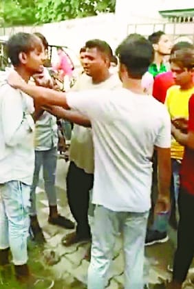 Two groups clashed for objecting to love relations, assault-firing