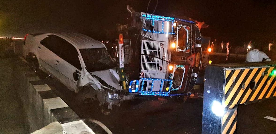 Youth dies on expressway