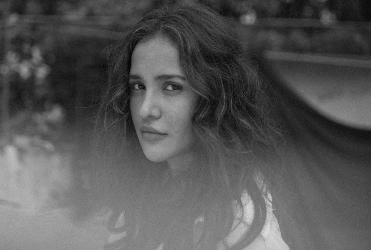 Actress Aisha Sharma accuses Delhi Airport security staffs for  harassing her during checkin