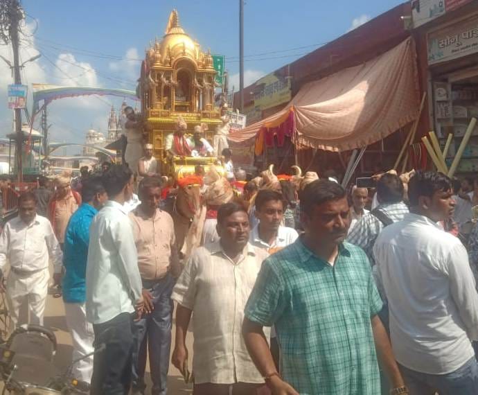 Rath Yatra of Shri Ajitnath Bhagwan taken out with pomp