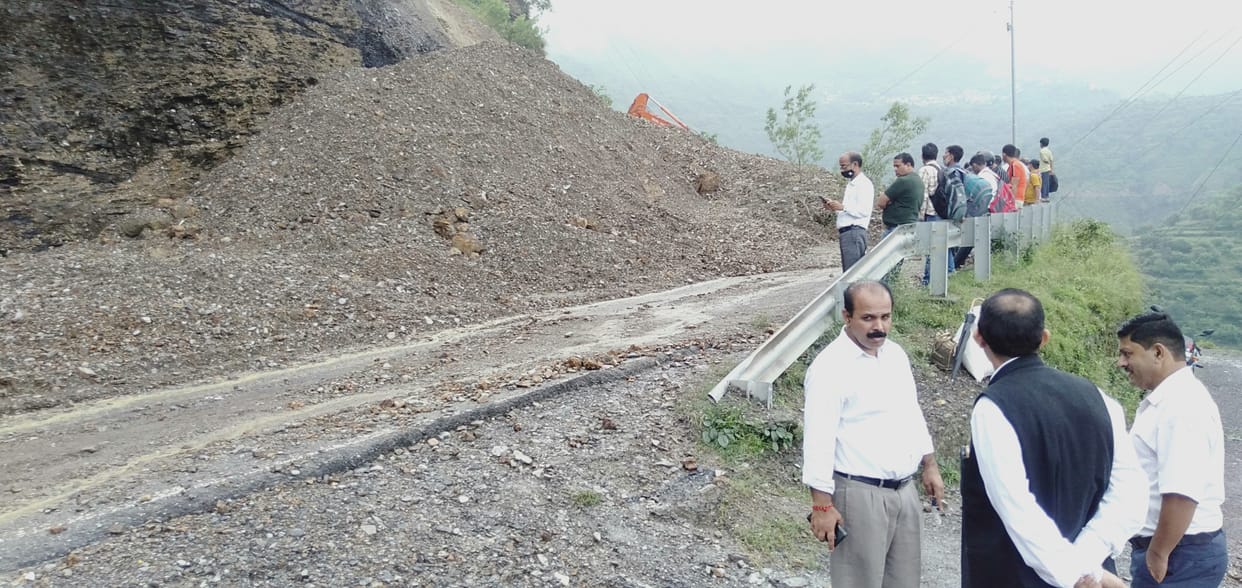 road closed in sirmaur