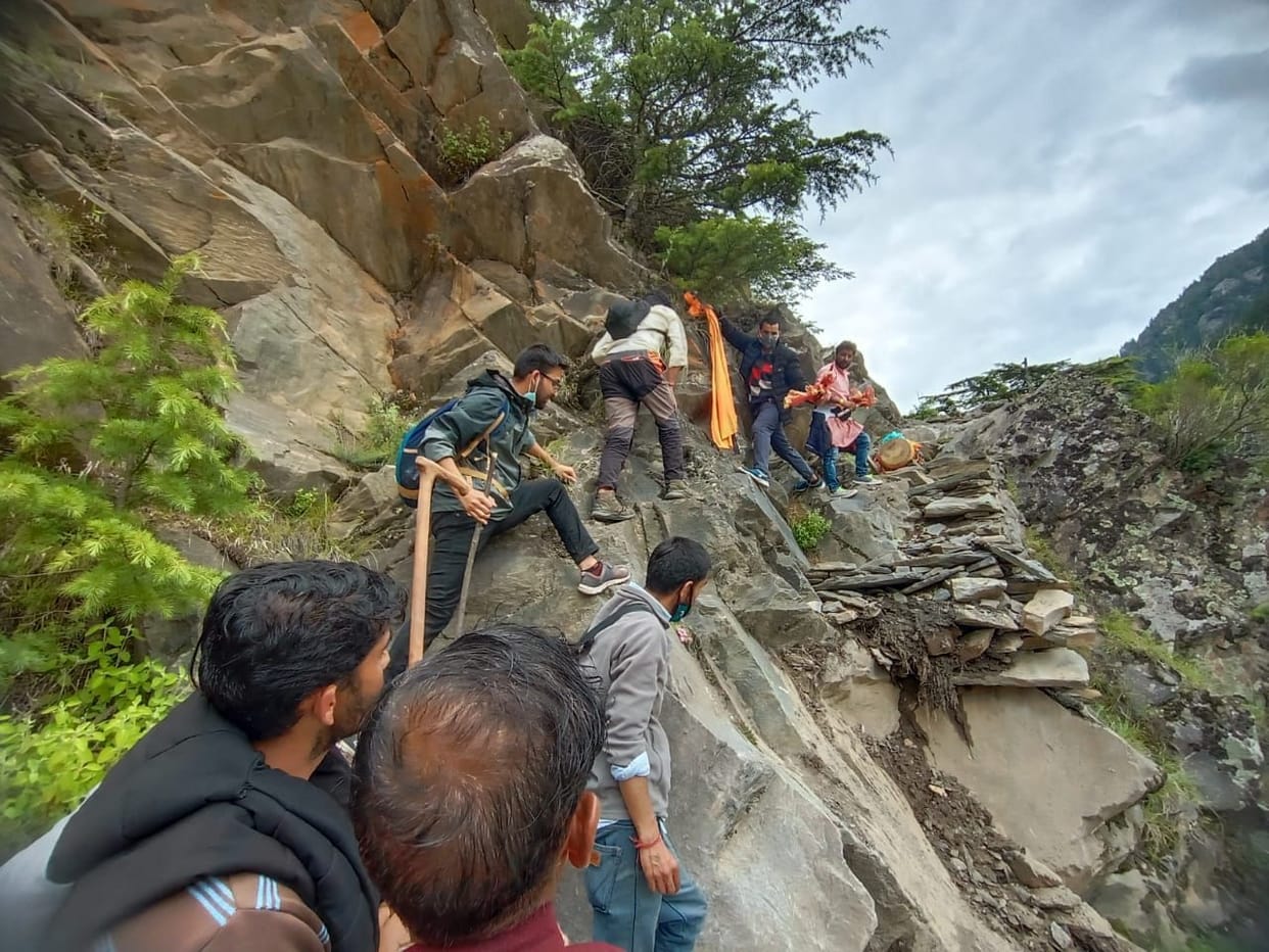 People upset due to the breakdown of Mukhba Jangla walkway