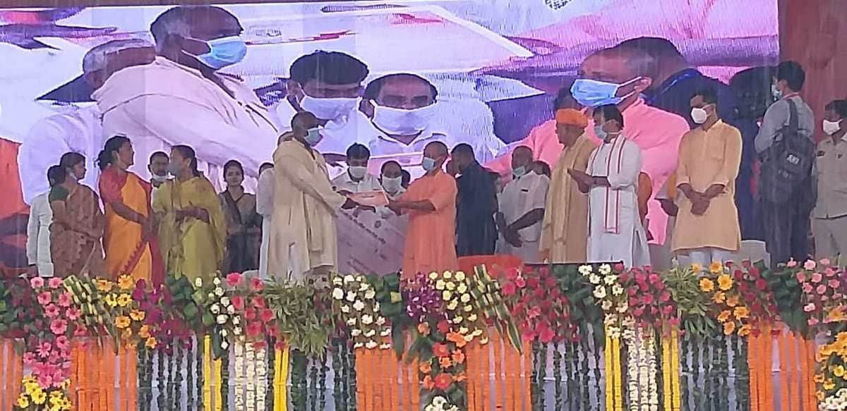 CM yogi adityanath visit ghazipur Inauguration and foundation stone laying of projects address public meeting 