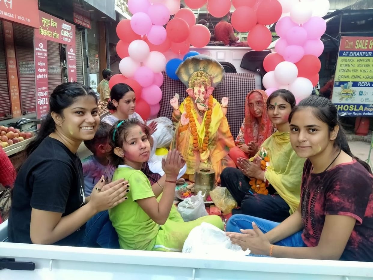 Devotees bid farewell to Bappa, said - you come soon next year