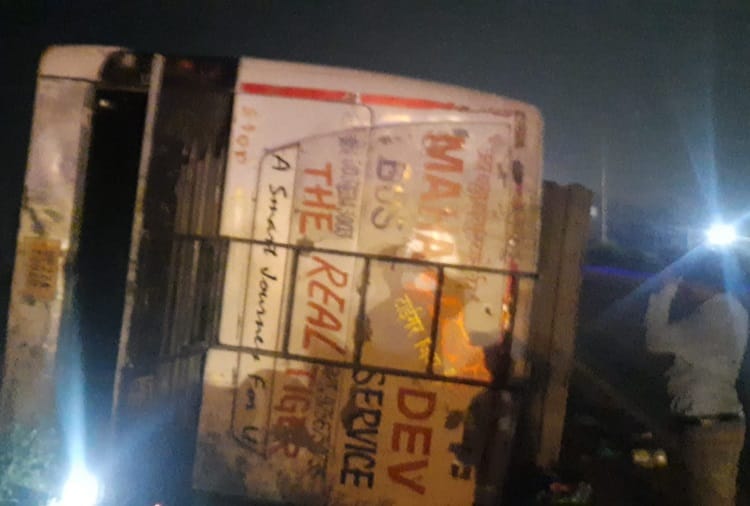 Bus from Baddi to UP overturns in Yamunanagar six injured