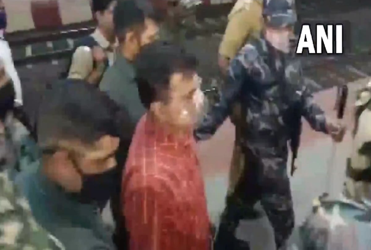 BJP leader Kirit Somaiya said that he has been barred from entering Kolhapur by district authorities
