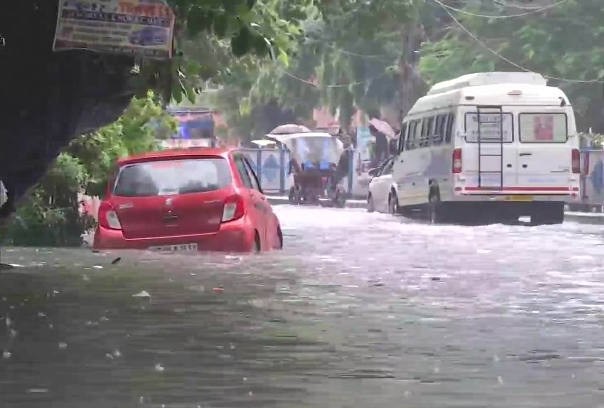 Heavy Rain In Kolkata, Torrential rains lashed Kolkata and neighbouring districts since the early hours of Monday, train and airline services disrupted