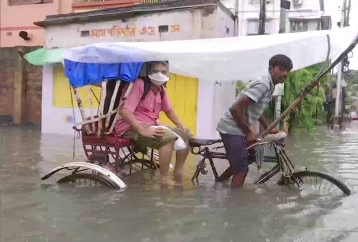 Heavy Rain In Kolkata, Torrential rains lashed Kolkata and neighbouring districts since the early hours of Monday, train and airline services disrupted