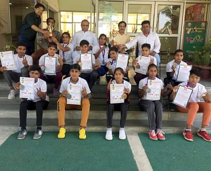 The players of the winning kabaddi team were honored