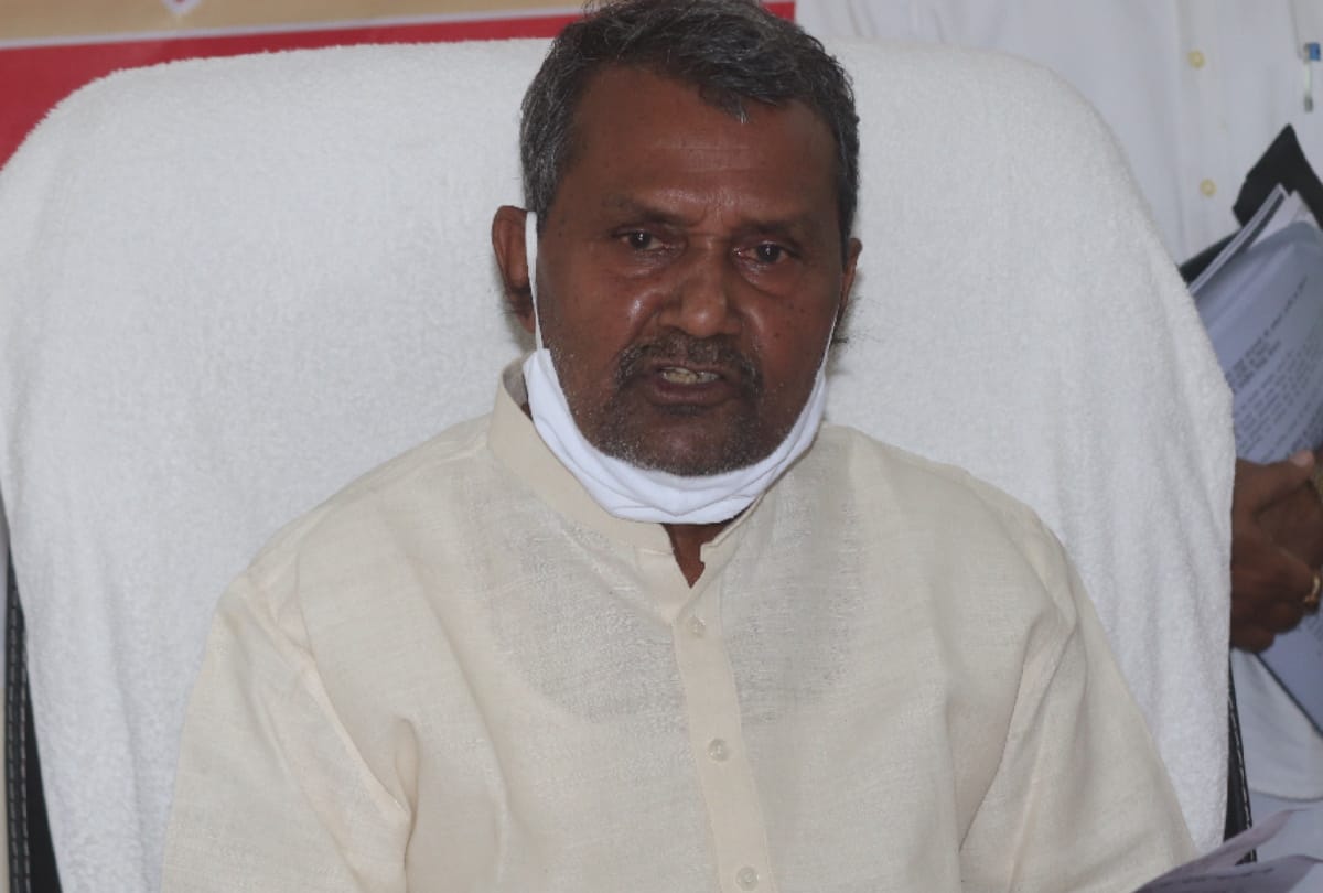 Lokayukta issued bailable warrant against Principal Secretary Cooperative, did not appear despite notice