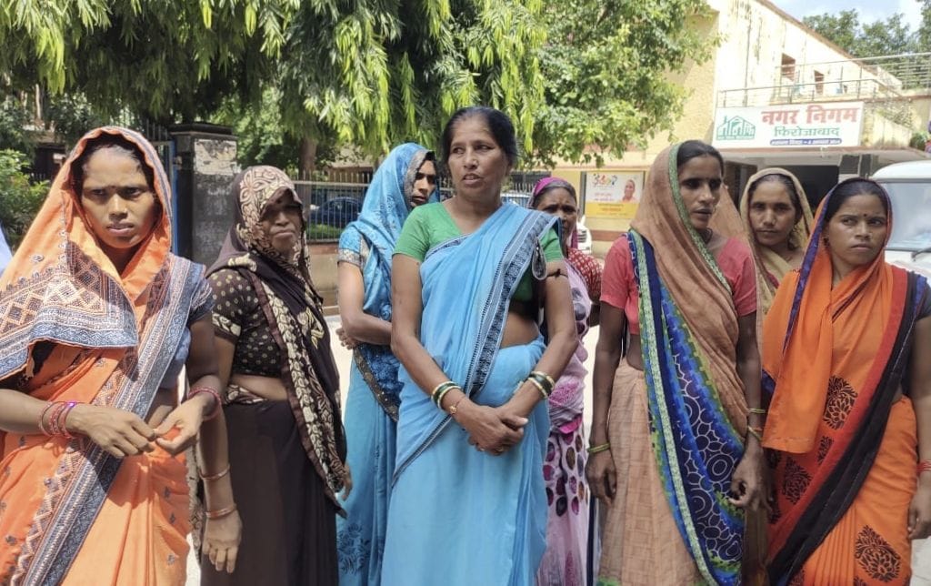 The women of Sofipur reached the Municipal Corporation with the problem of dirt