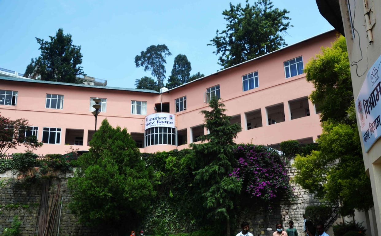 People shows no interest in depositing hazardous house scrap in Solan Municipal corporation office