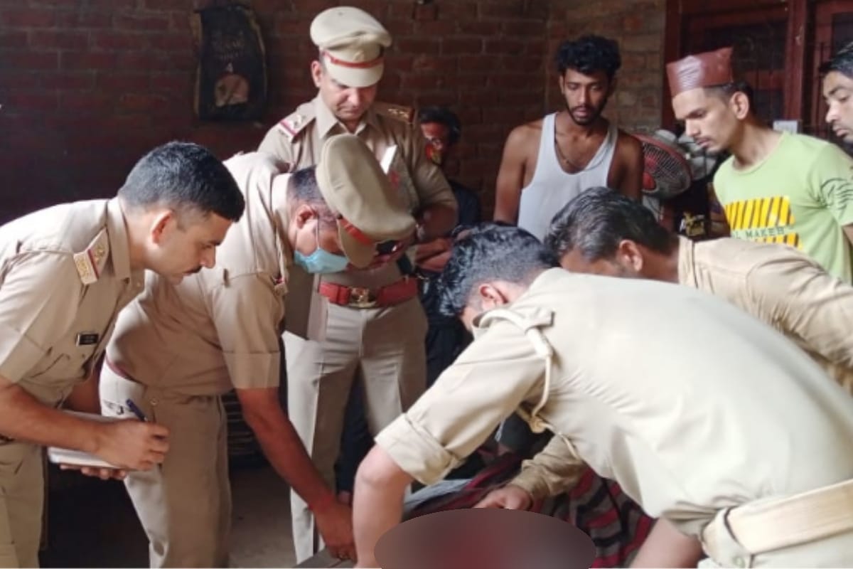 Bijnor: Son stabbed his father to death for asking money for daughters treatment
