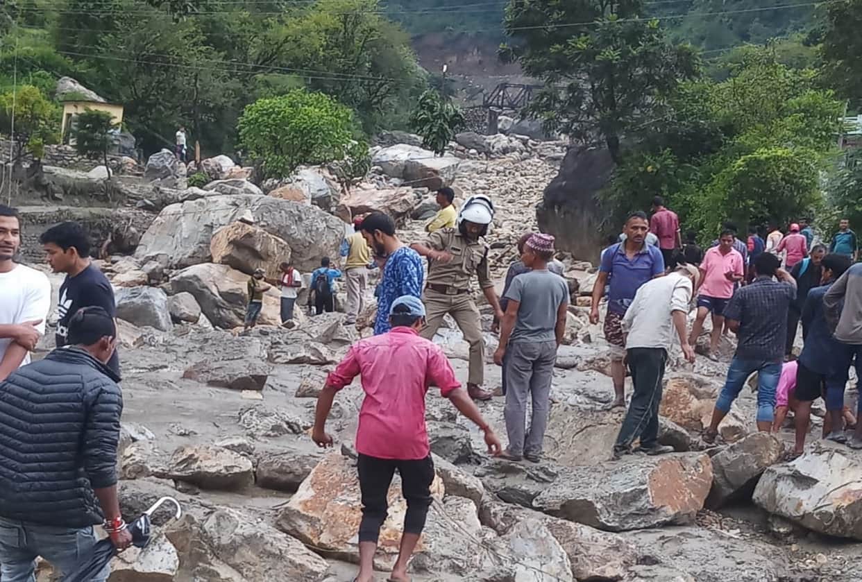 cloud burst in chamoli uttarakhand, many hut collapse, watch photos