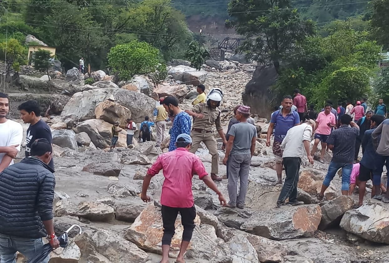 cloud burst in chamoli uttarakhand, many hut collapse, watch photos