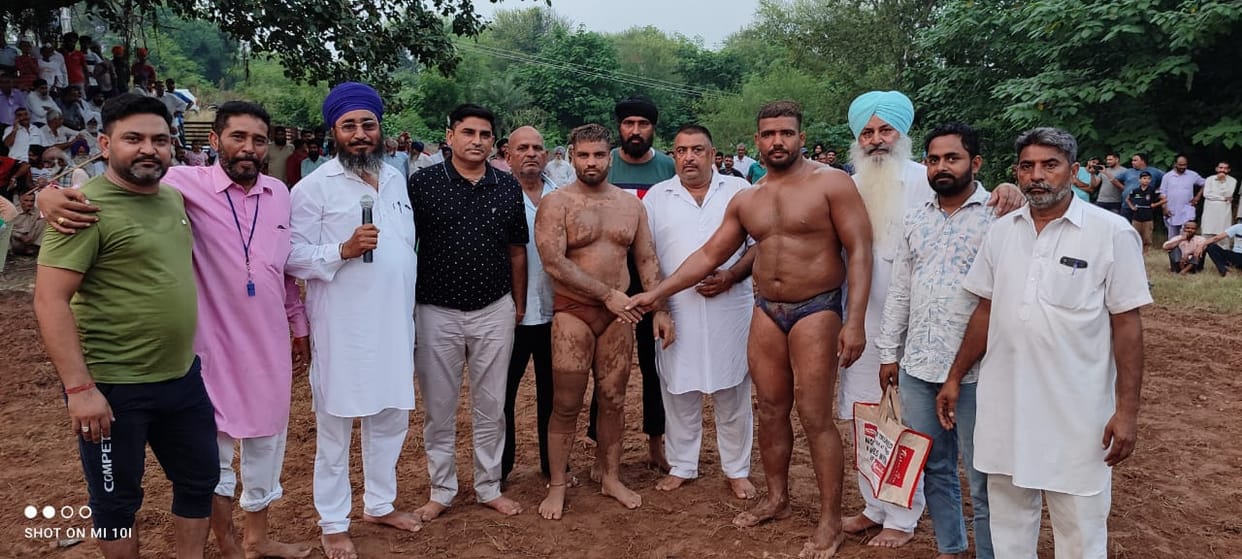 Kaka wrestler of Jammu won Dhaang Ooparli Dangal in Nalagarh