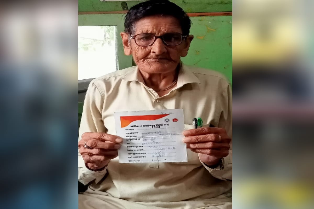 Corona Vaccination: BJP leader got two dose in Meerut, wrote five on certificate, have date for sixth