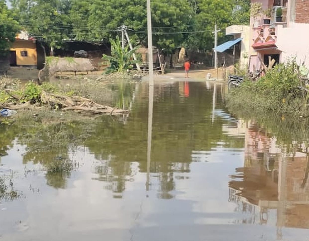 Six villages lost contact with the main road