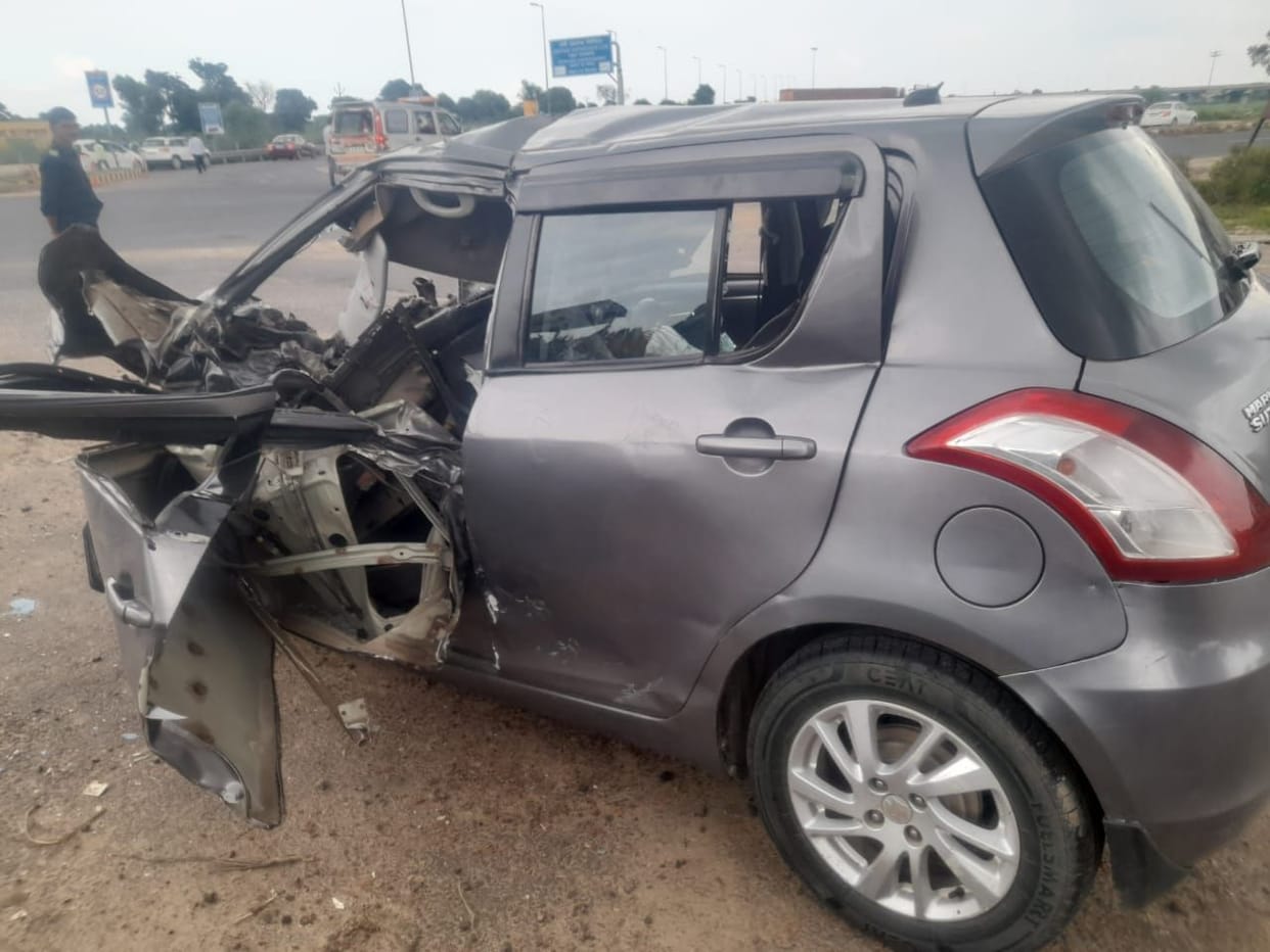 Aligarh: Father-son killed in accident on Yamuna Expressway