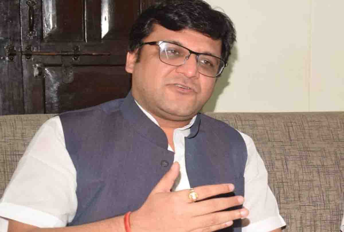 MLA Nitin Agarwal gave a statement against SP