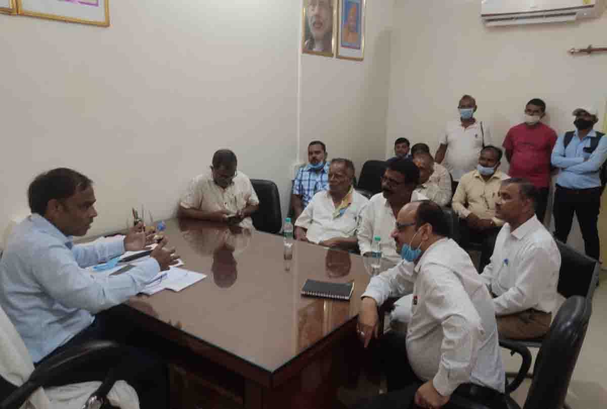 Hardoi: Video of Deputy Director Agriculture Viral