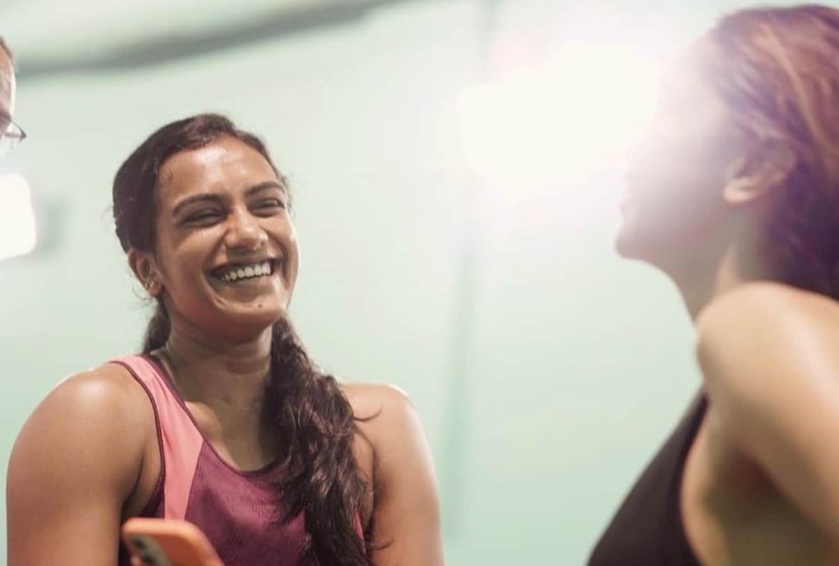 deepika padukone played badminton with olympic medal winner pv sindhu says Burning calories