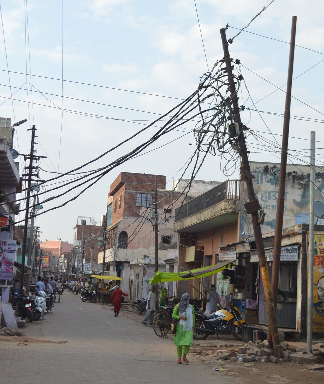 Hathras: City dwellers will get freedom from shabby pillars