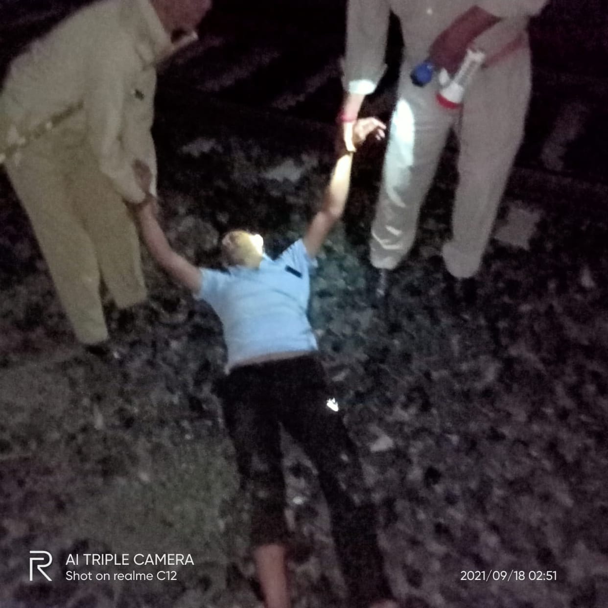 Hathras: Police rescued a young man who committed suicide on the railway line after drinking alcohol