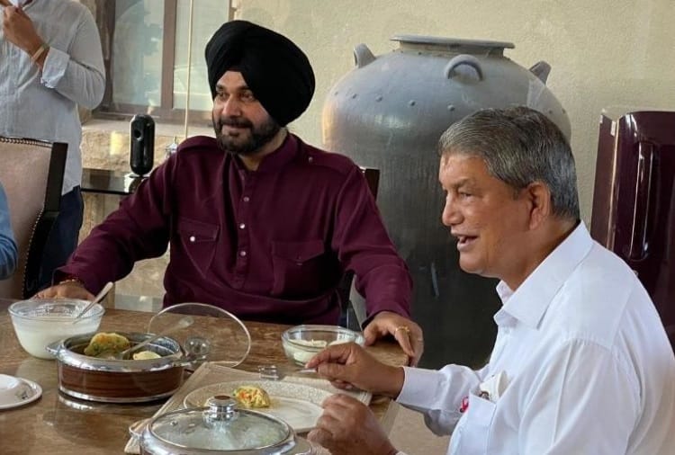Punjab Congress Incharge Harish Rawat called Pakistan Army Chief as Punjabi Brother   