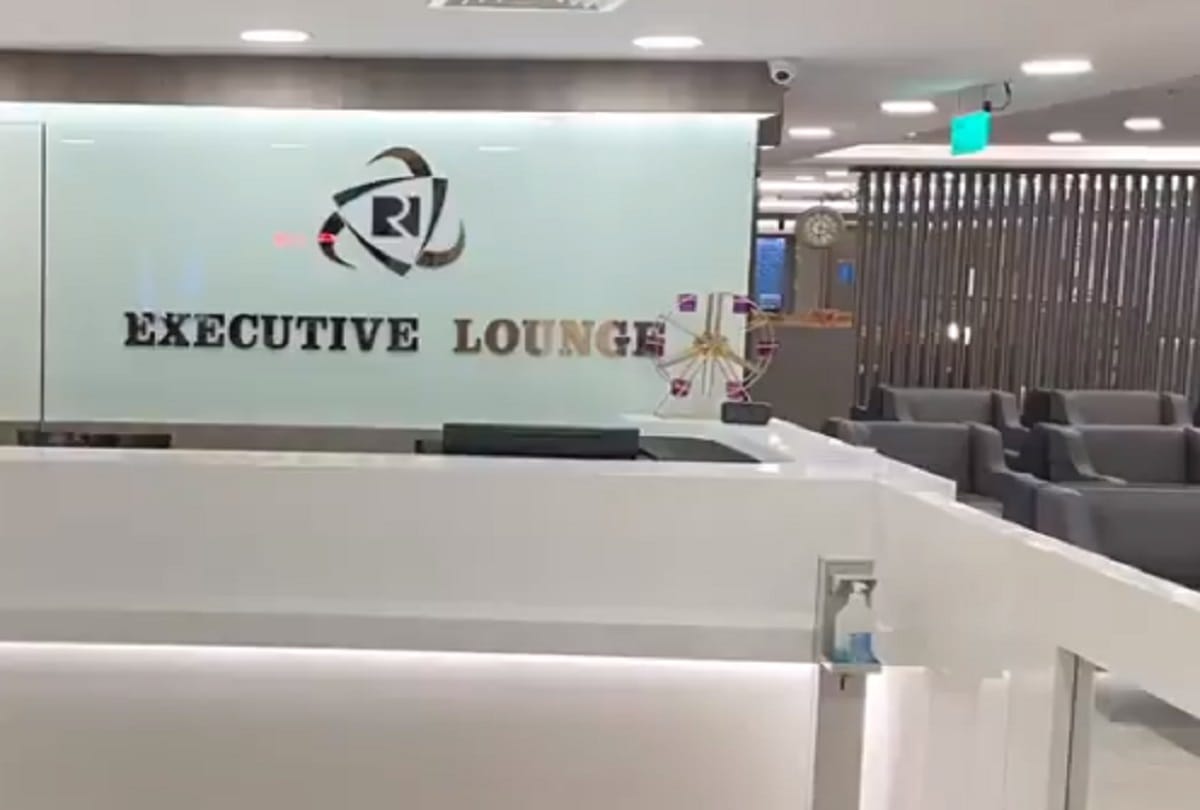 Executive Lounge at new delhi railway station by IRCTC